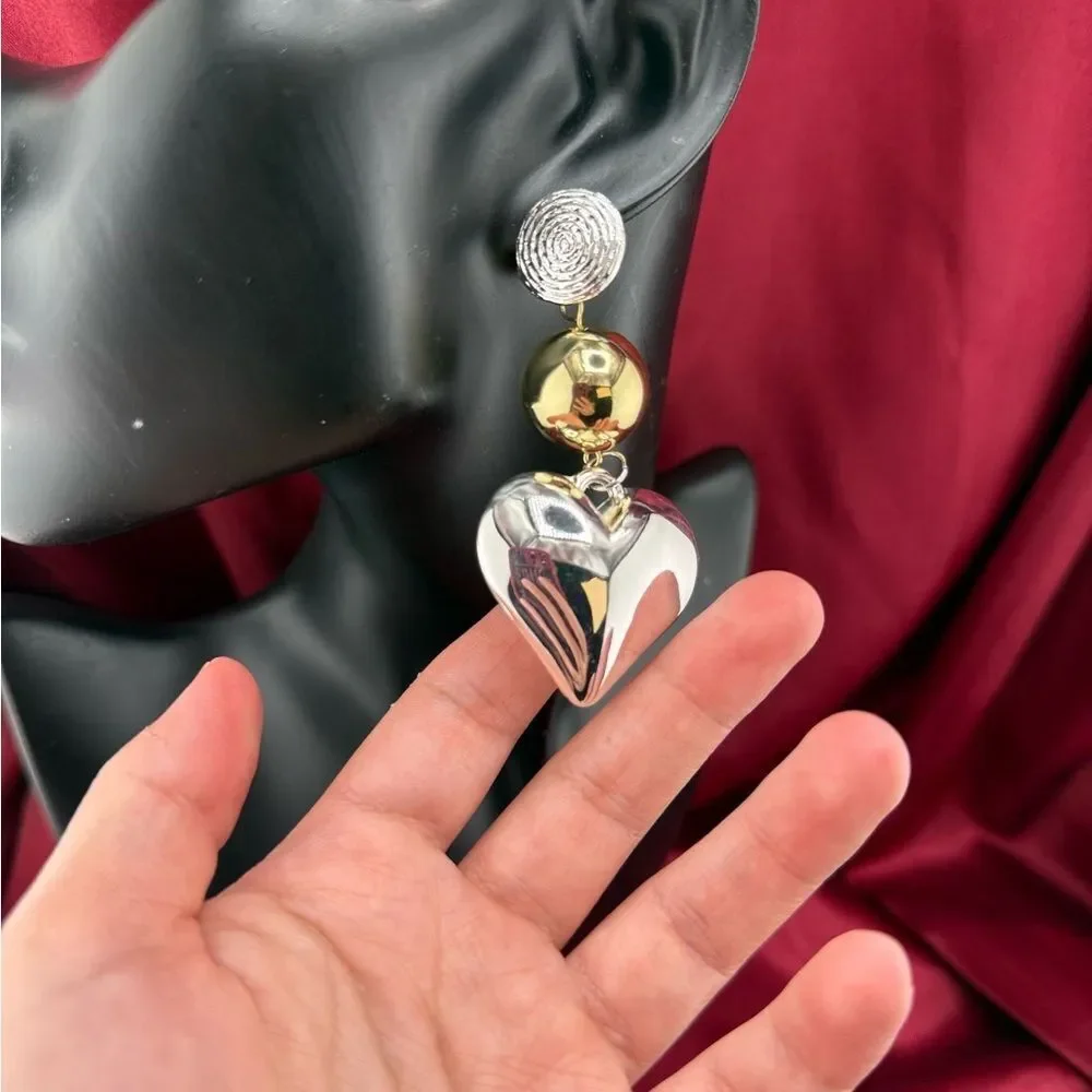 Lustrous Love: Sculptural Mixed-Metal Heart Statement Earrings Antropologie - Picture 6 of 10